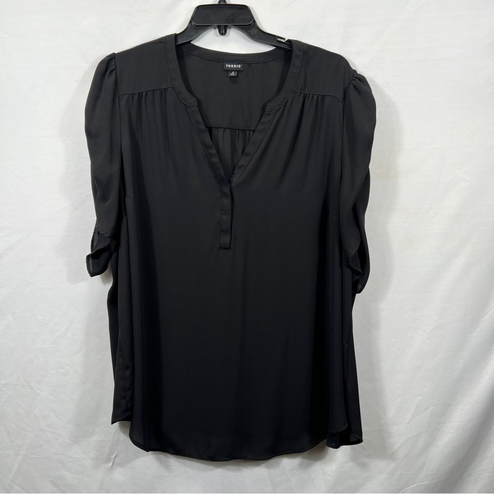 Torrid Womens Plus Size Black V-Neck Button Short Sleeve Blouse 0906